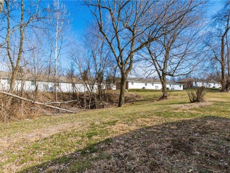 97 E King Street , Zanesville, OH 43701 Photo 5