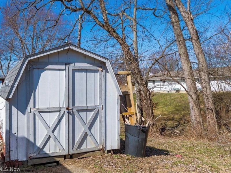 97 E King Street , Zanesville, OH 43701 Photo 7