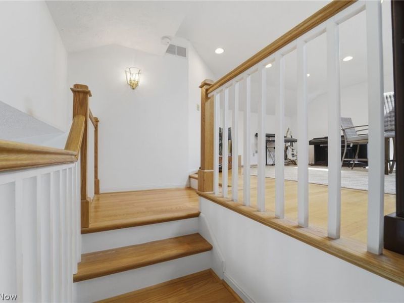 402 Eagle , Mayfield Heights, OH 44124 Photo 10