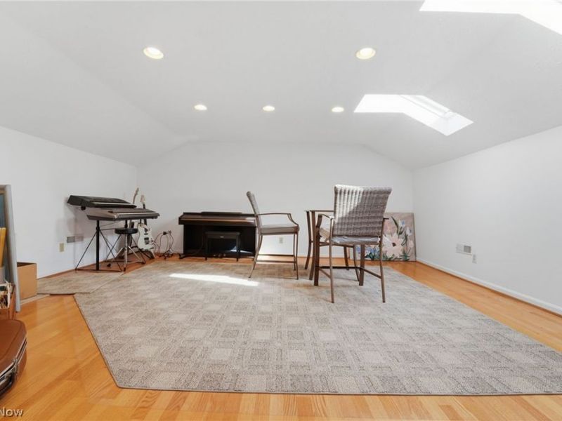 402 Eagle , Mayfield Heights, OH 44124 Photo 12