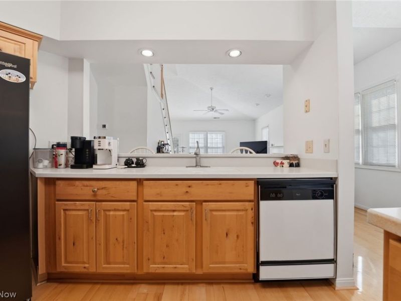 402 Eagle , Mayfield Heights, OH 44124 Photo 16