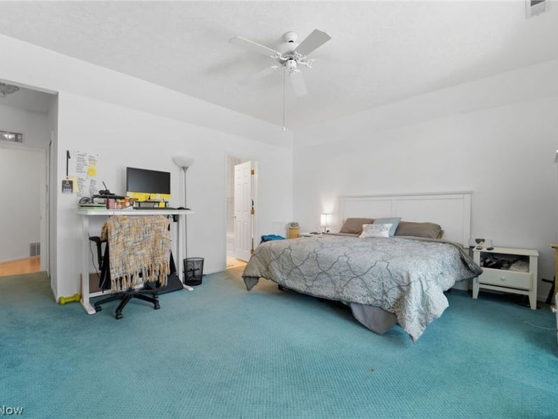 402 Eagle , Mayfield Heights, OH 44124 Photo 17