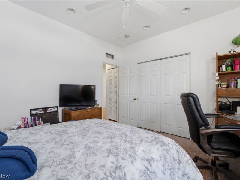 402 Eagle , Mayfield Heights, OH 44124 Photo 22