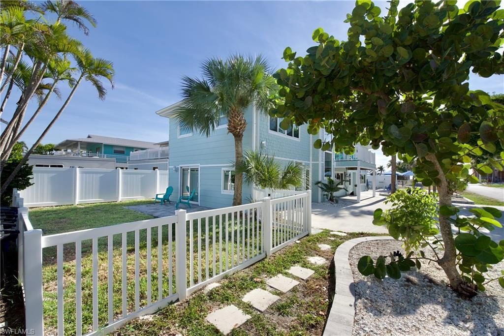 5440 Palmetto St, Fort Myers Beach, FL 33931 Photo