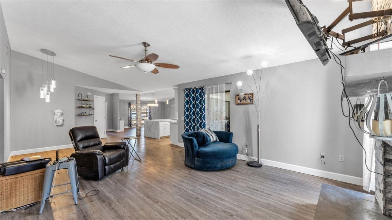 6231 Forestwood Drive W, Lakeland, FL 33811 Photo