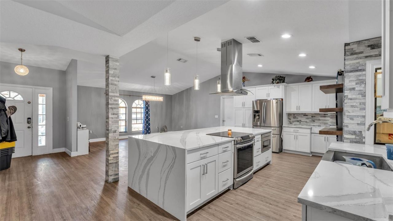 6231 Forestwood Drive W, Lakeland, FL 33811 Photo