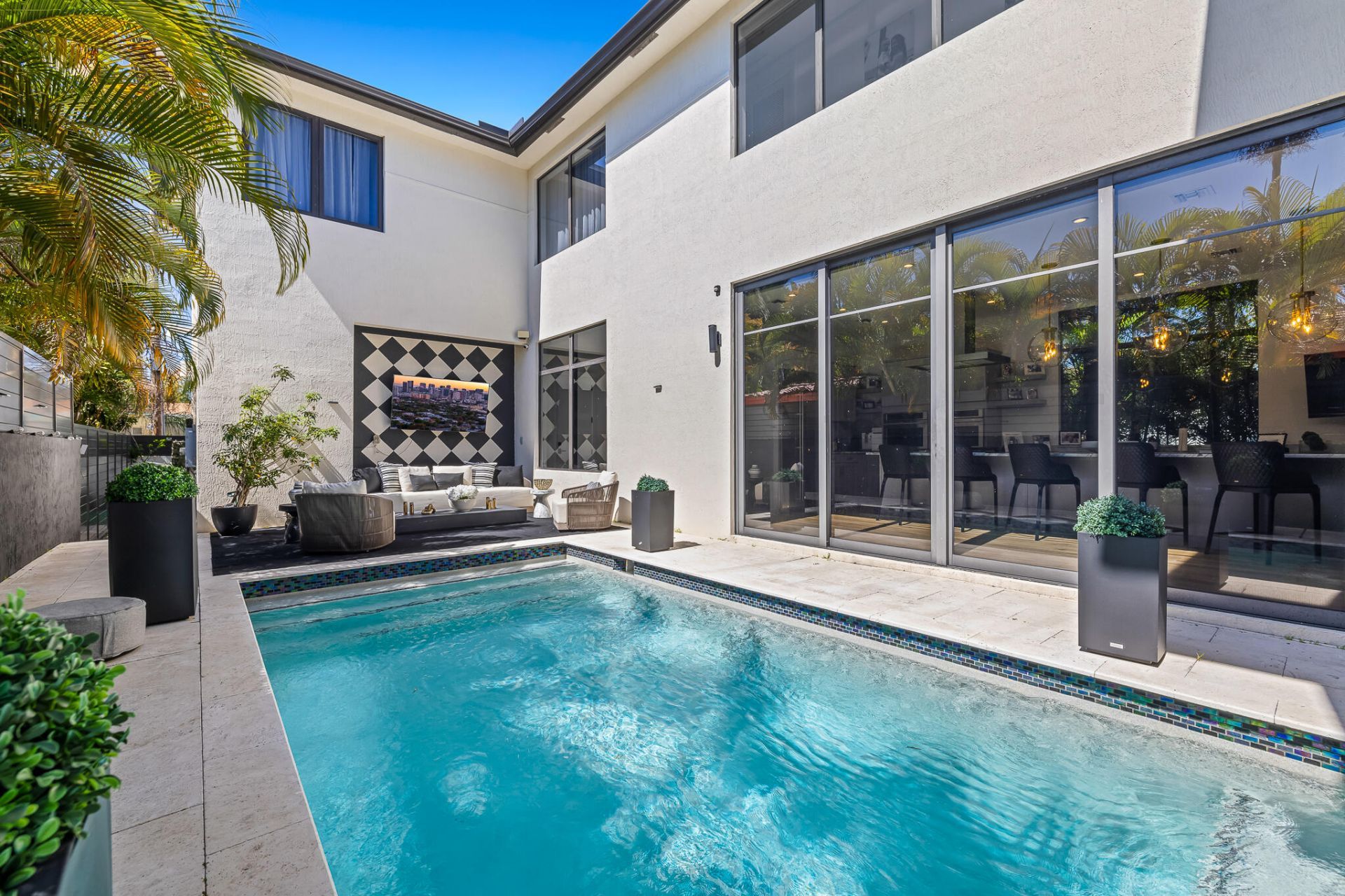 549 NE 10th Avenue, Fort Lauderdale, FL 33301 Photo