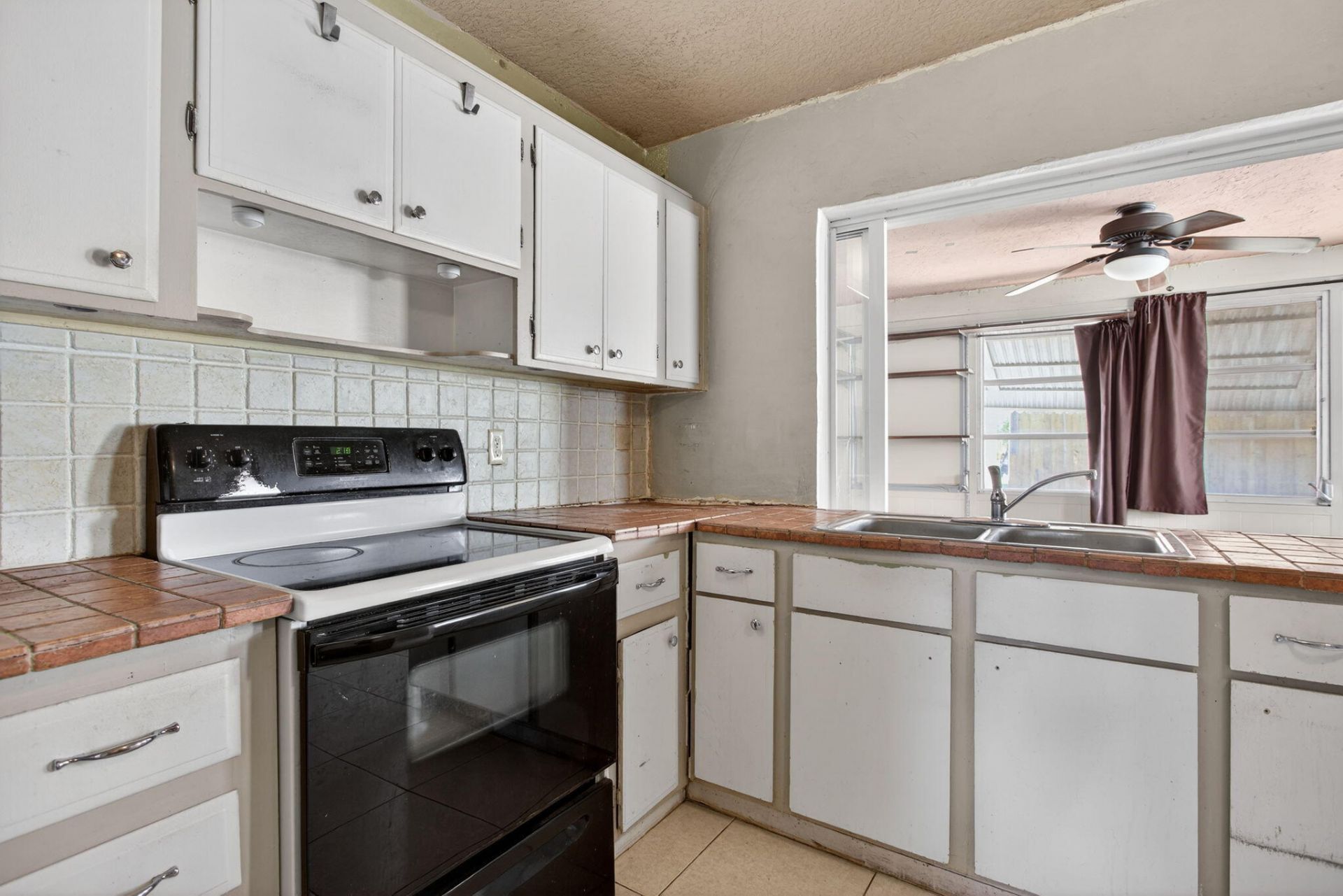 4561 NW 16th Avenue, Tamarac, FL 33309 Photo