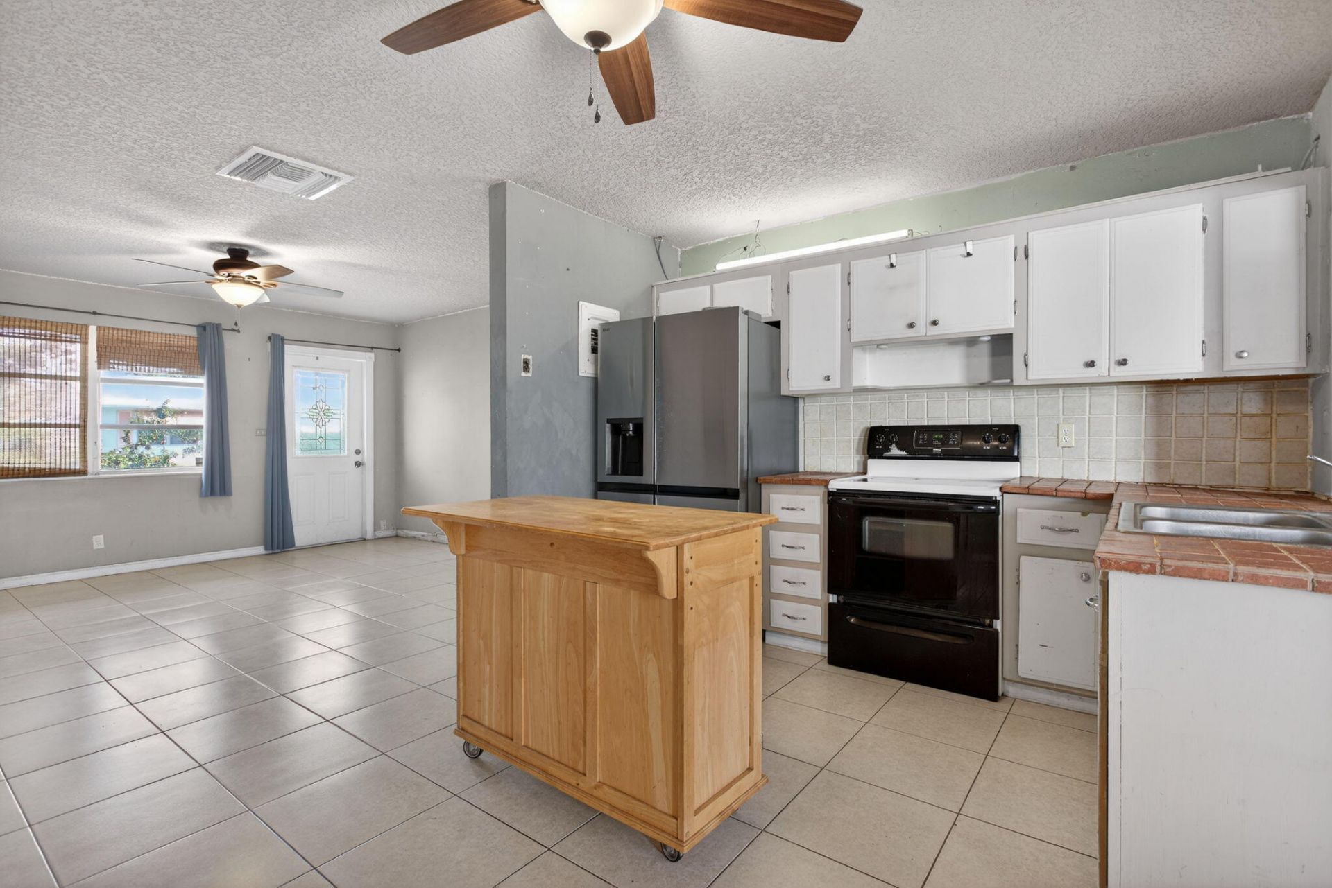 4561 NW 16th Avenue, Tamarac, FL 33309 Photo