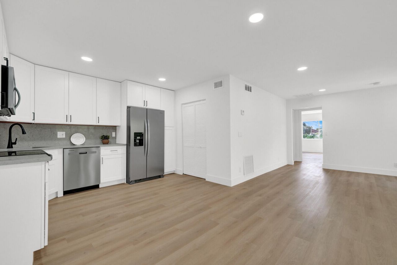 330 Pine Ridge Circle, Unit B-2, Greenacres, FL 33463 Photo