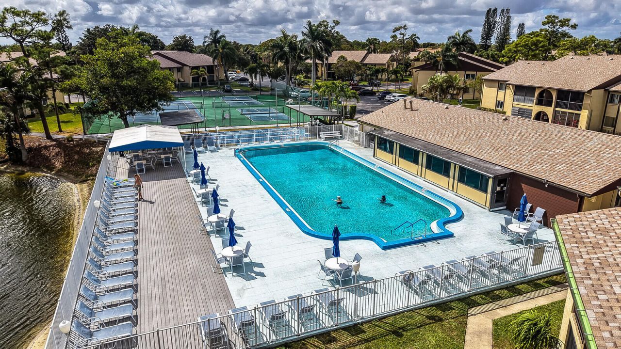 330 Pine Ridge Circle, Unit B-2, Greenacres, FL 33463 Photo