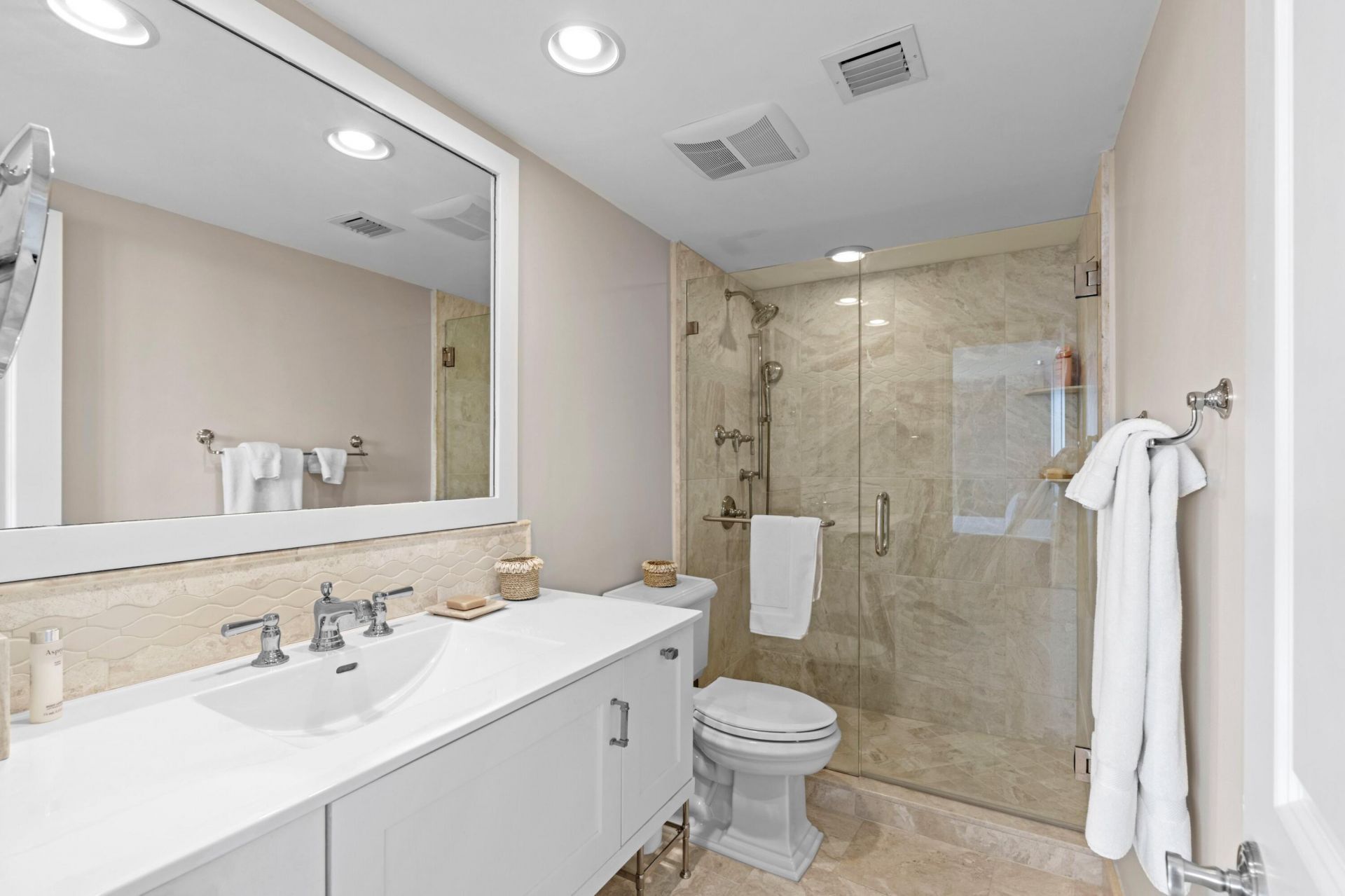 1200 S Flagler Drive, Unit 1402, West Palm Beach, FL 33401 Photo