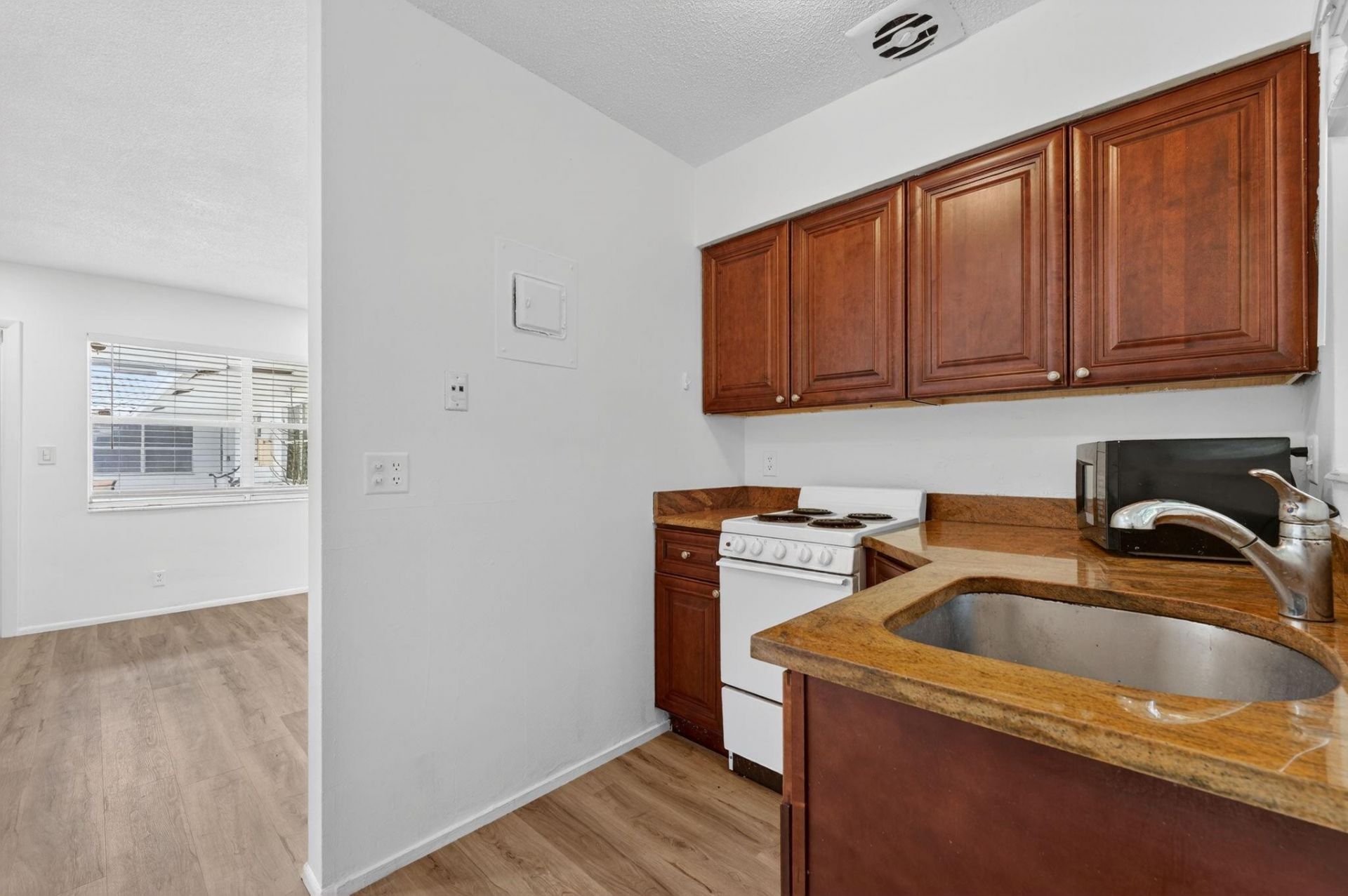 2503 N Ocean Boulevard, Unit 6, Pompano Beach, FL 33062 Photo