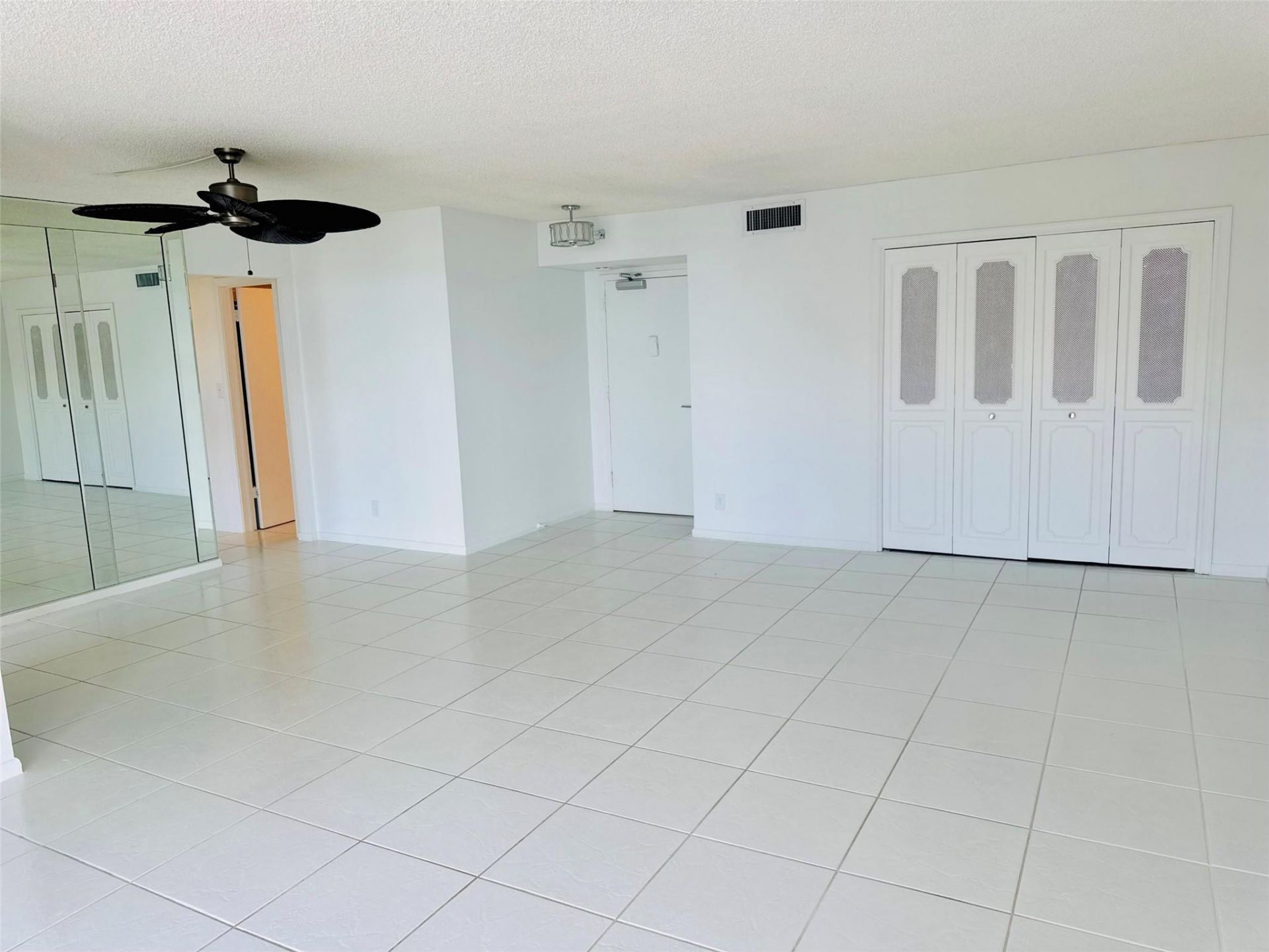 5200 N Ocean Boulevard, Unit 1207B, Lauderdale by the Sea, FL 33308 Photo
