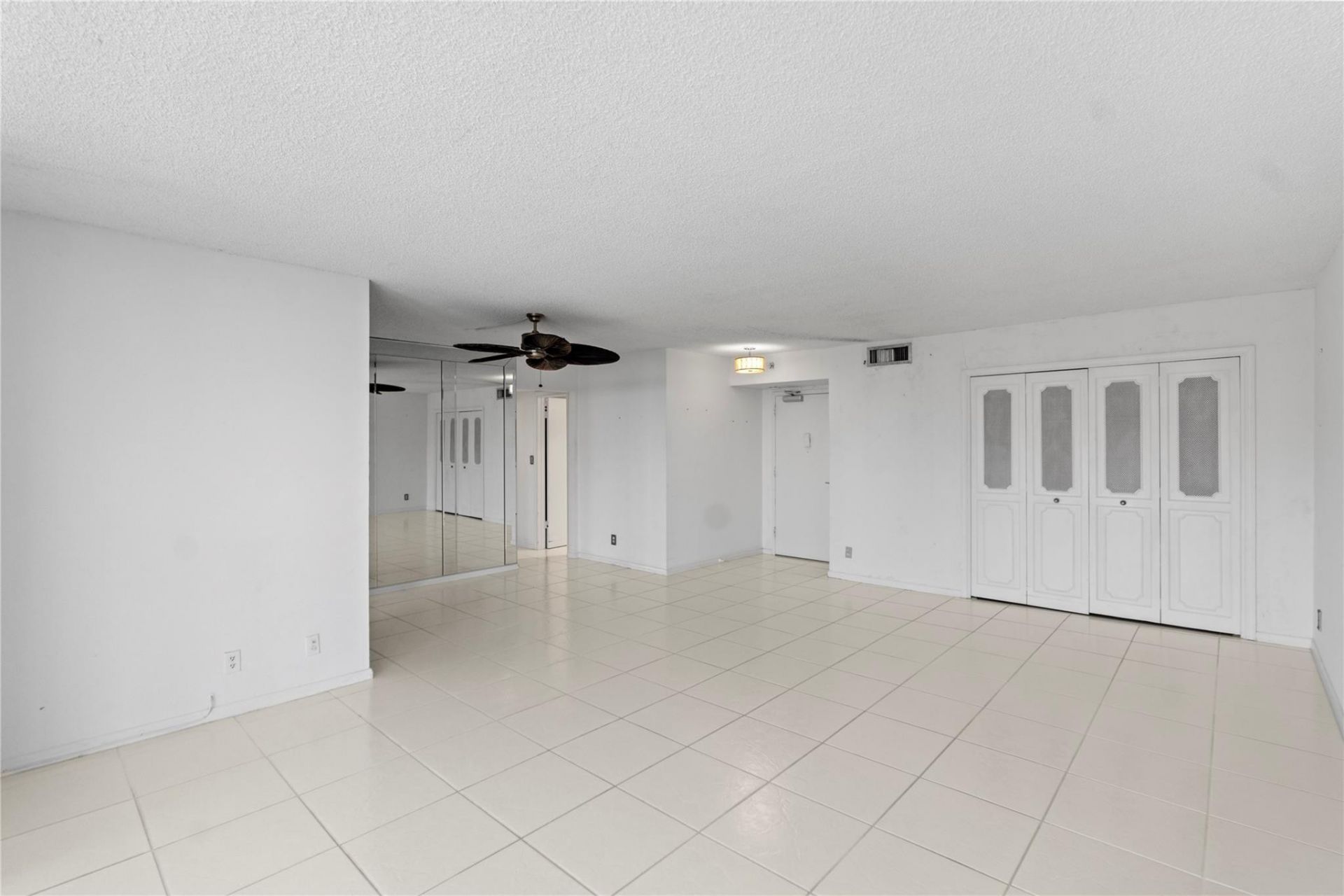 5200 N Ocean Boulevard, Unit 1207B, Lauderdale by the Sea, FL 33308 Photo