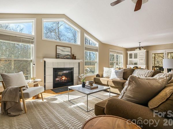 269 Woodstock Drive, Burnsville, NC 28714