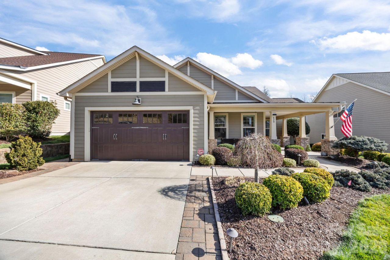 629 Tallulah Falls Drive, Denver, NC 28037 Main Photo