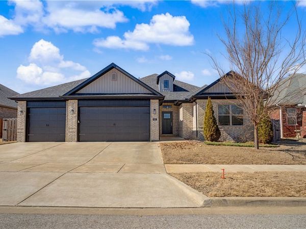 615 N Phoenix Road, Fayetteville, AR 72704