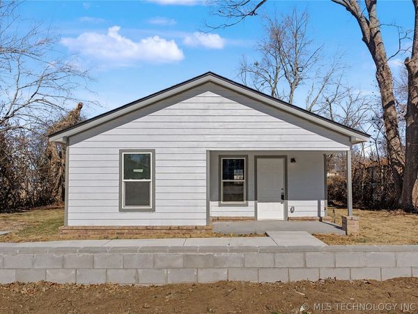215 W Burnham Avenue, Sapulpa, OK 74066
