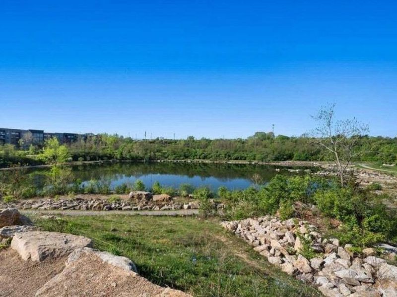 2368 Quarry Trails Drive, Columbus, OH 43228 Photo 16