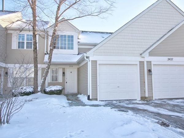 2427 Sheehan Circle , Unit 202, Naperville, IL 60564