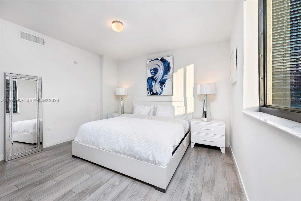 999 SW 1st Ave , Unit 2204, Miami, FL 33130 Photo