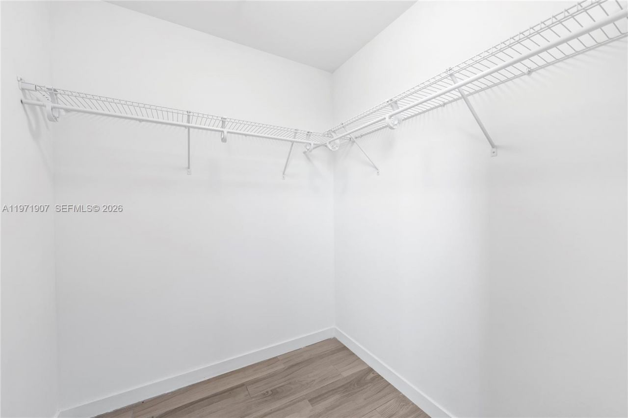 999 SW 1st Ave , Unit 2204, Miami, FL 33130 Photo