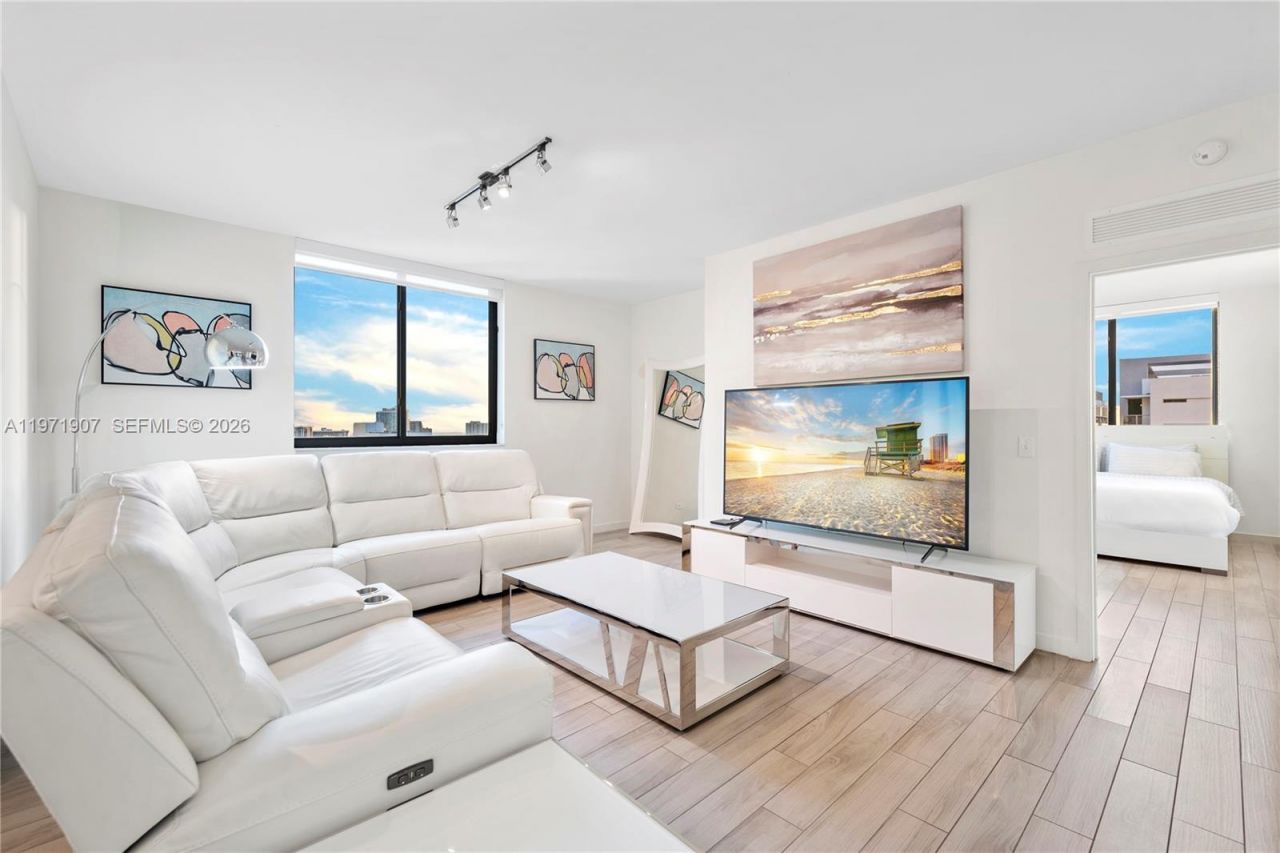 999 SW 1st Ave , Unit 2204, Miami, FL 33130 Photo