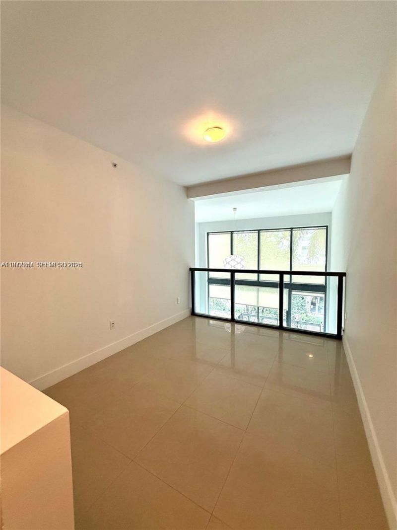 6000 Collins Ave , Unit 313, Miami Beach, FL 33140 Photo