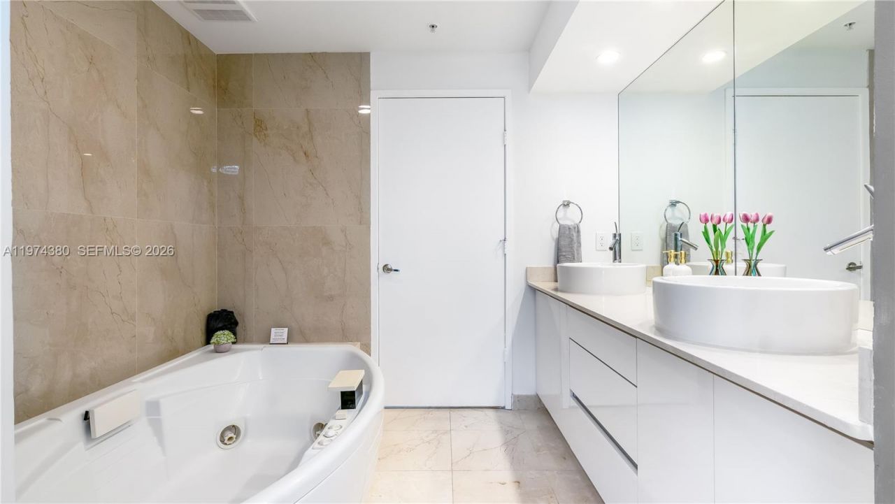 16275 Collins Ave, Unit 1503, Sunny Isles Beach, FL 33160 Photo