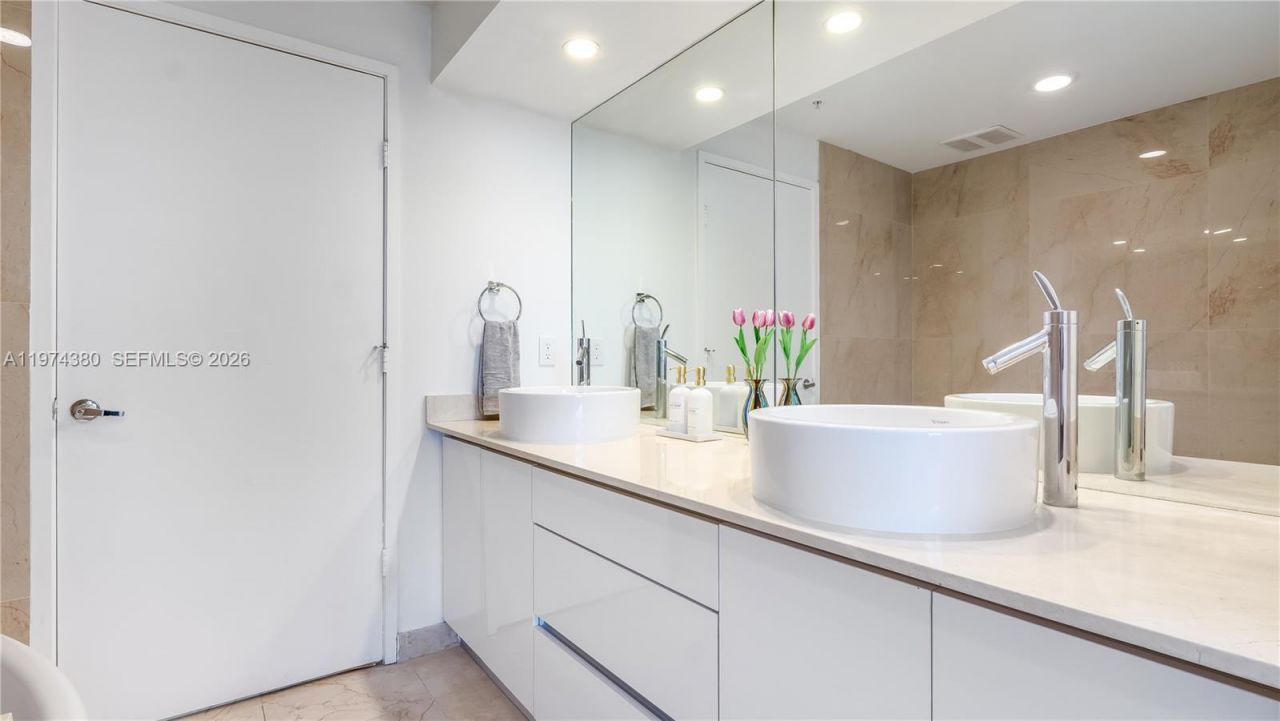 16275 Collins Ave, Unit 1503, Sunny Isles Beach, FL 33160 Photo
