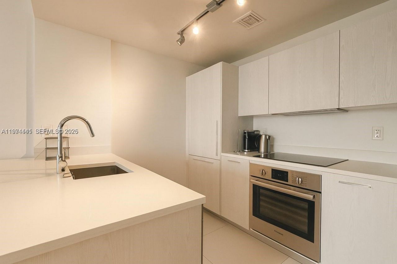 501 NE 31st St , Unit 1204, Miami, FL 33137 Photo