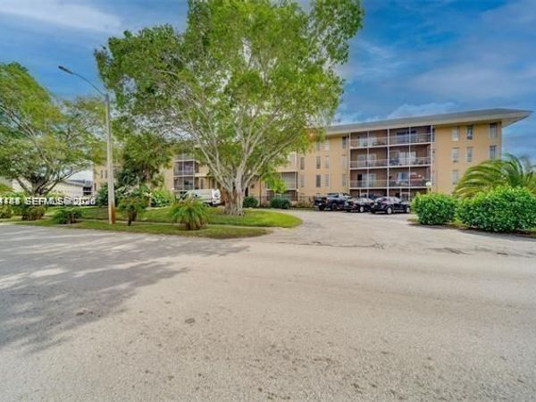 4848 NW 24th Ct , Unit 230, Lauderdale Lakes, FL 33313