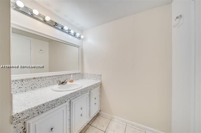 4848 NW 24th Ct , Unit 230, Lauderdale Lakes, FL 33313 Photo