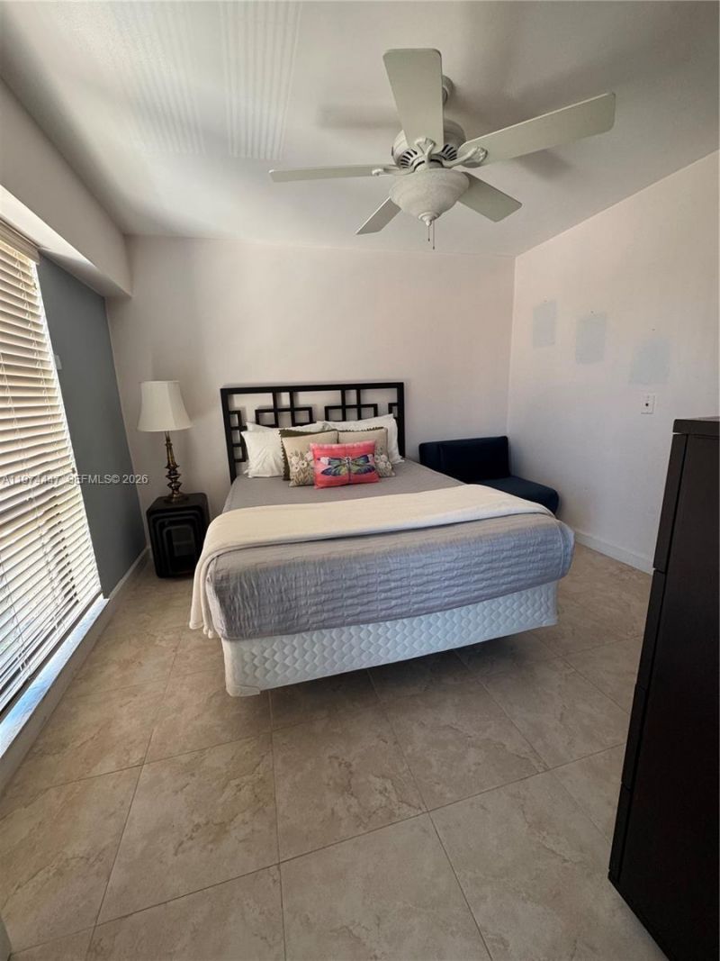 77 Crandon Blvd, Unit 9E, Key Biscayne, FL 33149 Photo