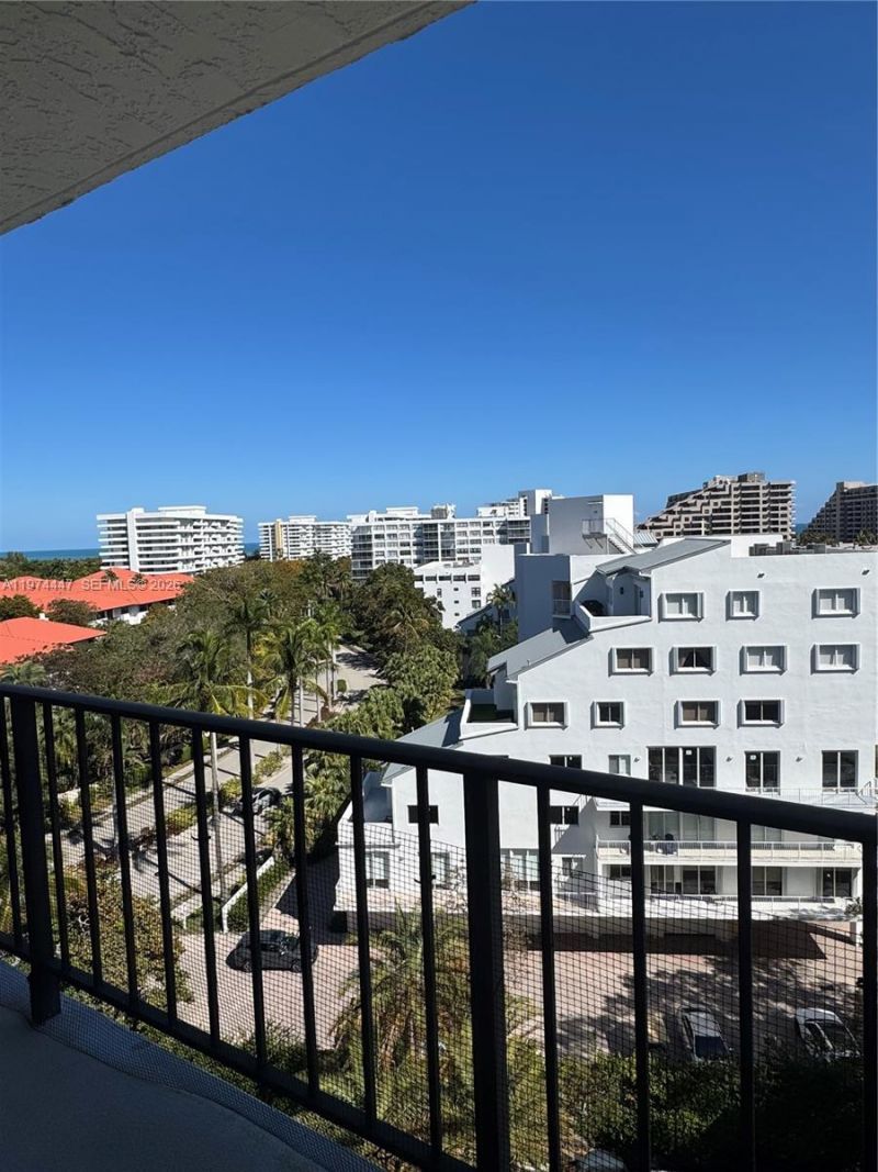 77 Crandon Blvd, Unit 9E, Key Biscayne, FL 33149 Photo