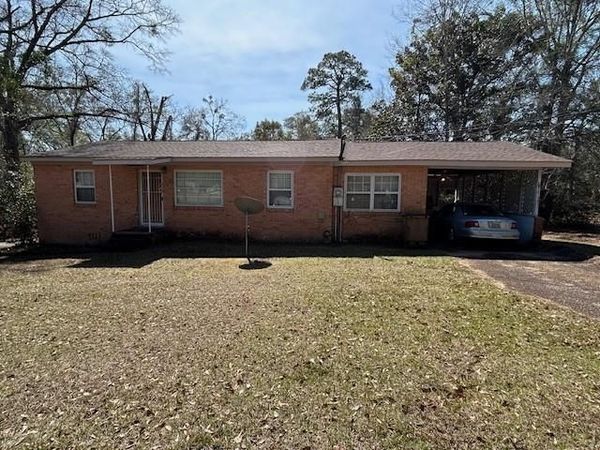 5755 Colonial Lane N, Mobile, AL 36618