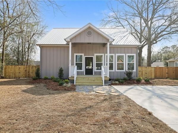 521 MAGNOLIA Street , Ponchatoula, LA 70454