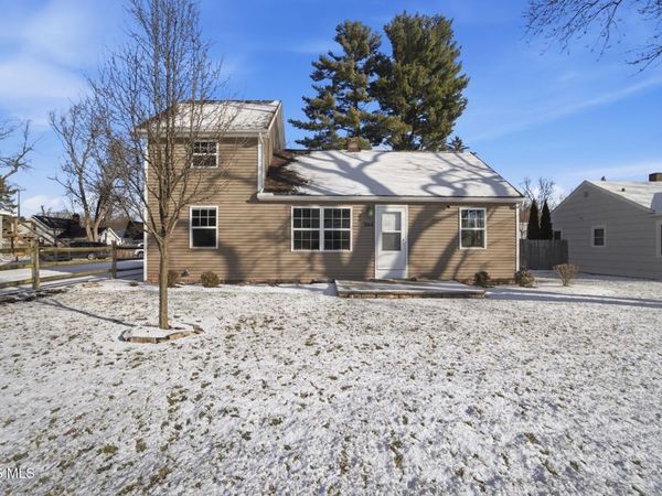 304 W Garfield Avenue, Swanton, OH 43558