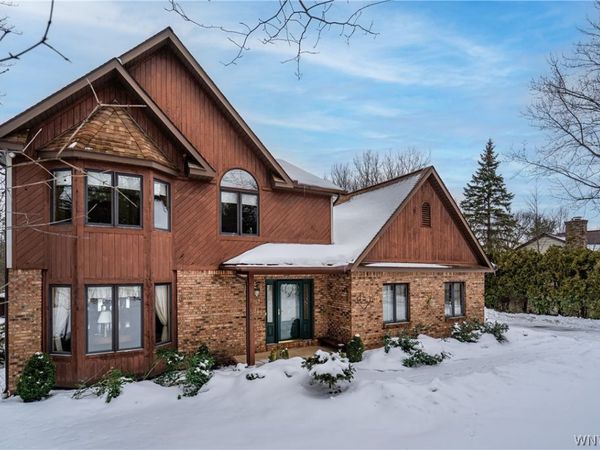 5194 S Freeman Road, Orchard Park, NY 14127