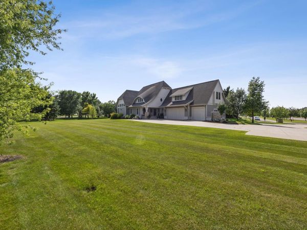 2508 Rose Creek Parkway S, Fargo, ND 58104