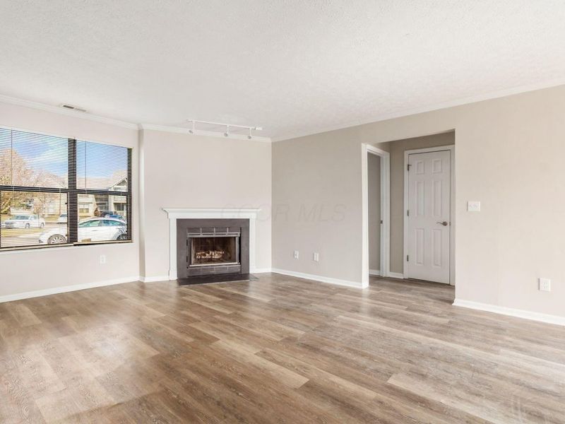 2727 Greystone Drive , Unit A, Columbus, OH 43220 Photo 4