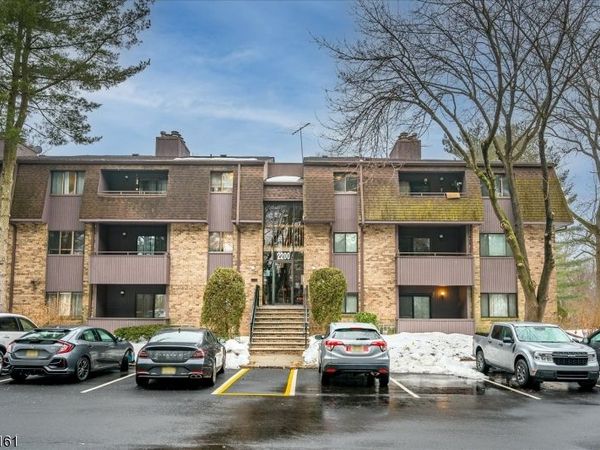 2211 Old Stone Mill Dr, East Windsor, NJ 08512