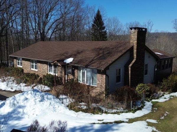 327 Mountain Lake Rd, Liberty, NJ 07838