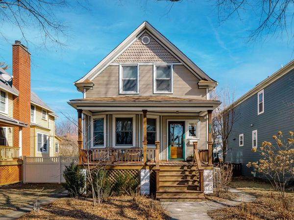 1032 Clinton Avenue, Oak Park, IL 60304