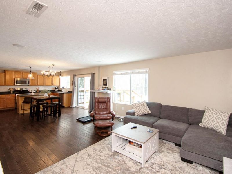 9 Woodside Park Drive, Pierce Twp, OH 45102 Photo 3