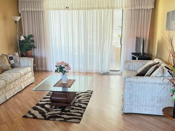 2851 Somerset Dr , Unit 417, Lauderdale Lakes, FL 33311