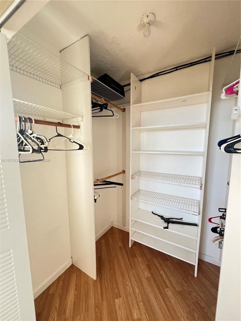 2851 Somerset Dr , Unit 417, Lauderdale Lakes, FL 33311 Photo