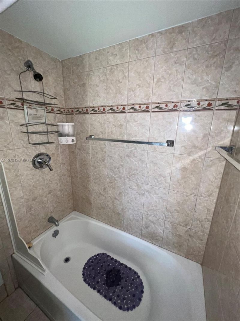 2851 Somerset Dr , Unit 417, Lauderdale Lakes, FL 33311 Photo