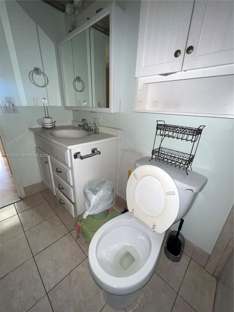 2851 Somerset Dr , Unit 417, Lauderdale Lakes, FL 33311 Photo